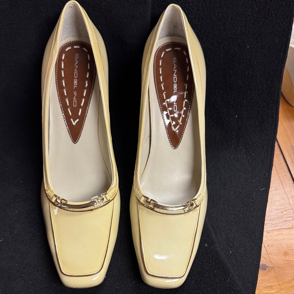 Bandolino Women's Yellow Heels